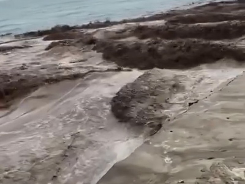Arroyos del Mayo: agua dulce que se pierde o nutre el mar