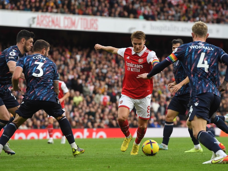 Arsenal sigue arriba en la Premier League