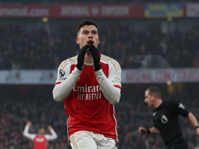 Arsenal vence a Wolves y se despega ligeramente en Premier