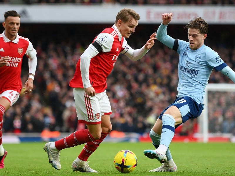 Arsenal vuelve a dejar puntos. Empata 1-1 con Brentford