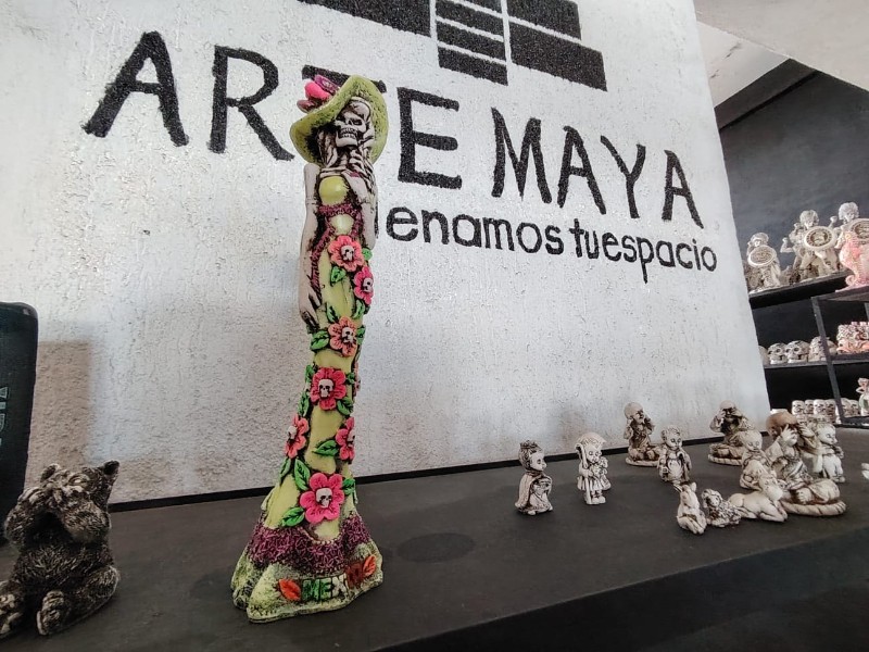 Arte Maya: tradición familiar que da vida a la resina en Toluca
