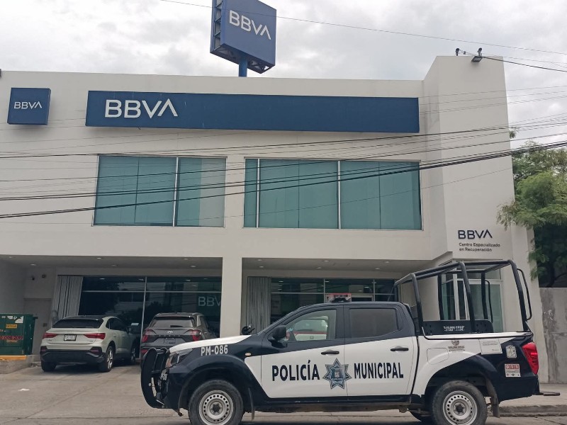 Asaltan a cuentahabiente en la sucursal bancaria BBVA de Salina Cruz