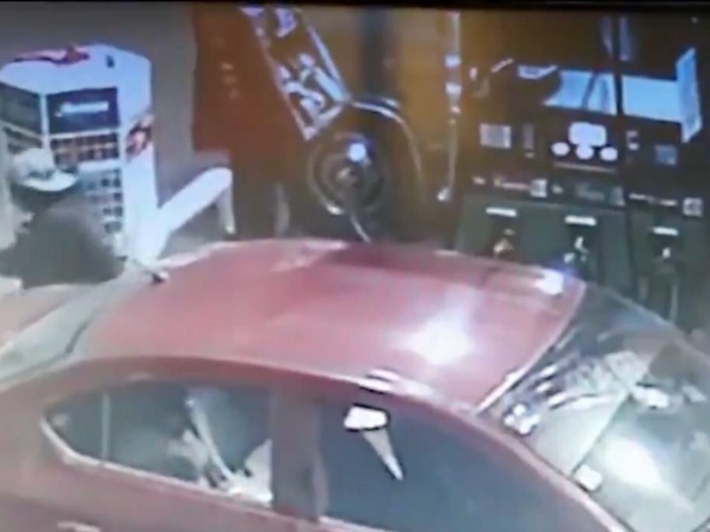 Asaltan a despachador de gasolinera en Carretera Puebla-Tehuacán