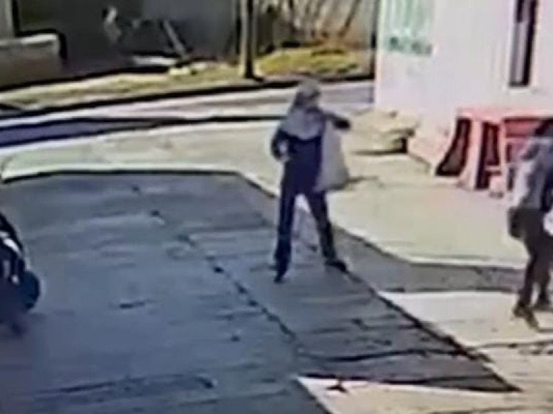 Asaltan a mujer en calles de San Matías Tlalancaleca