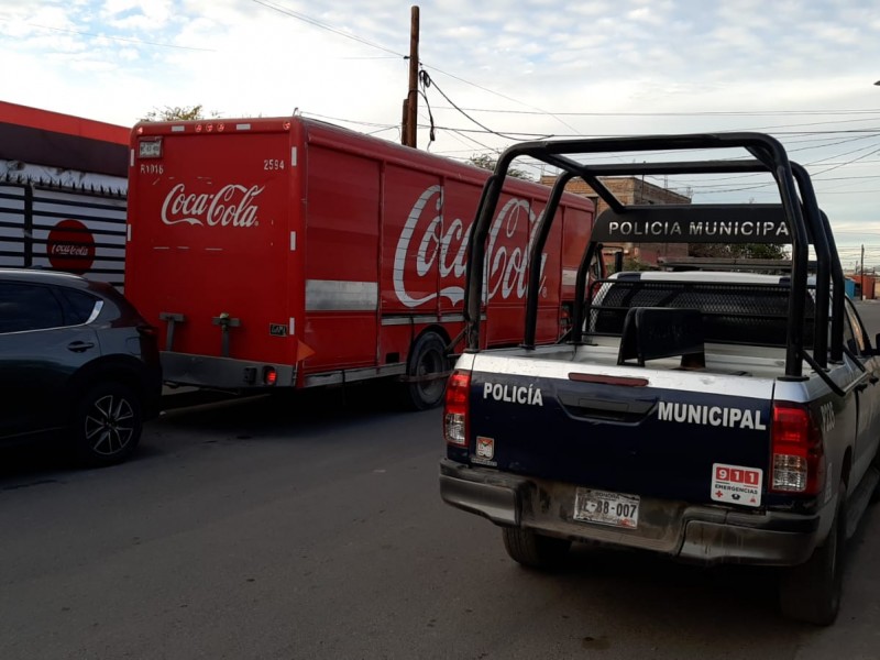 Asaltan a repartidor de la Coca Cola en la Internacional