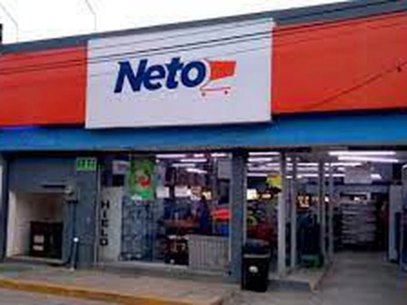 Asaltan con lujo de violencia tienda Neto en Salina Cruz