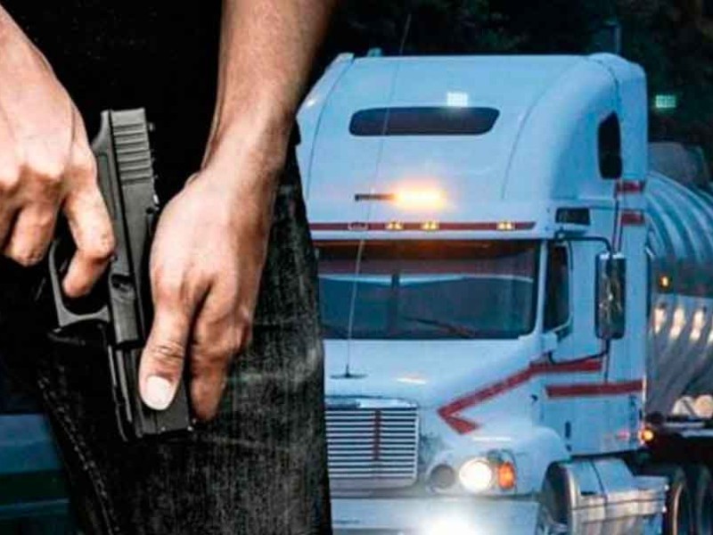 Asaltan en Guanajuato a transportistas de Jalisco, denuncian industriales