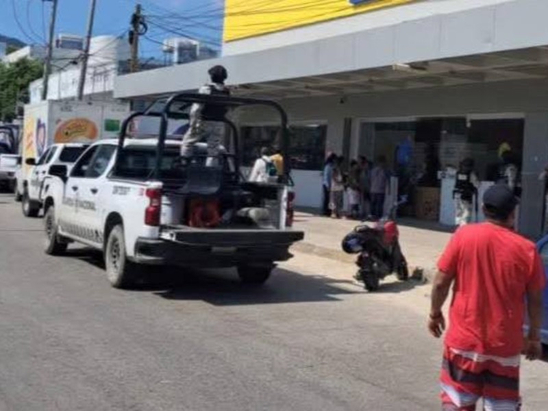 Asaltan tienda Coppel en Acapulco; pierden botín durante la persecución policiaca
