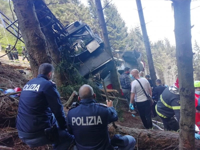 Asciende a 13 las personas muertas en accidente de teleférico