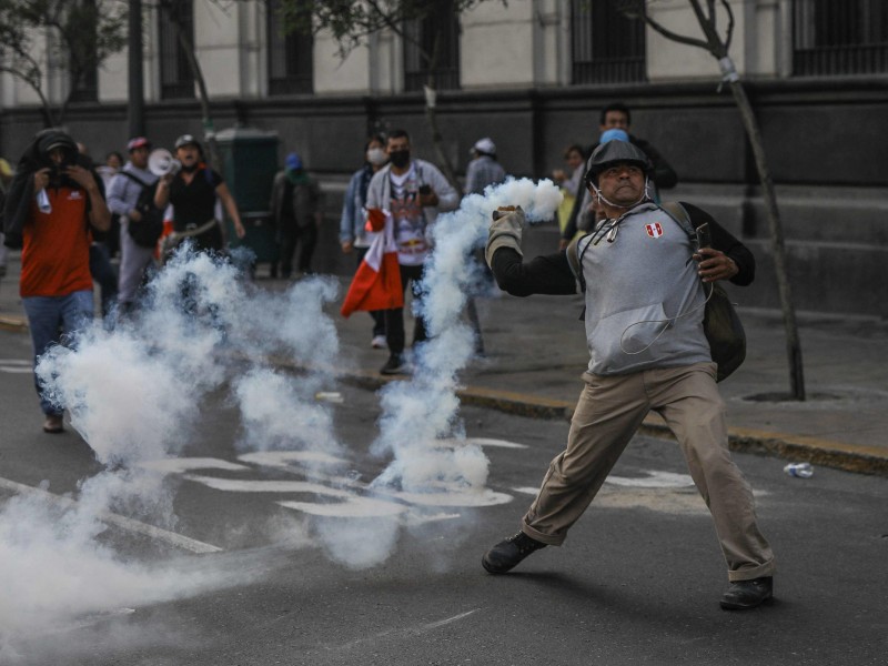 Asciende a 8 fallecidos por protestas en Perú