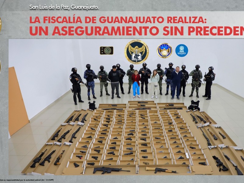 Asegura Fiscalía de Guanajuato arsenal en San Luis de Paz