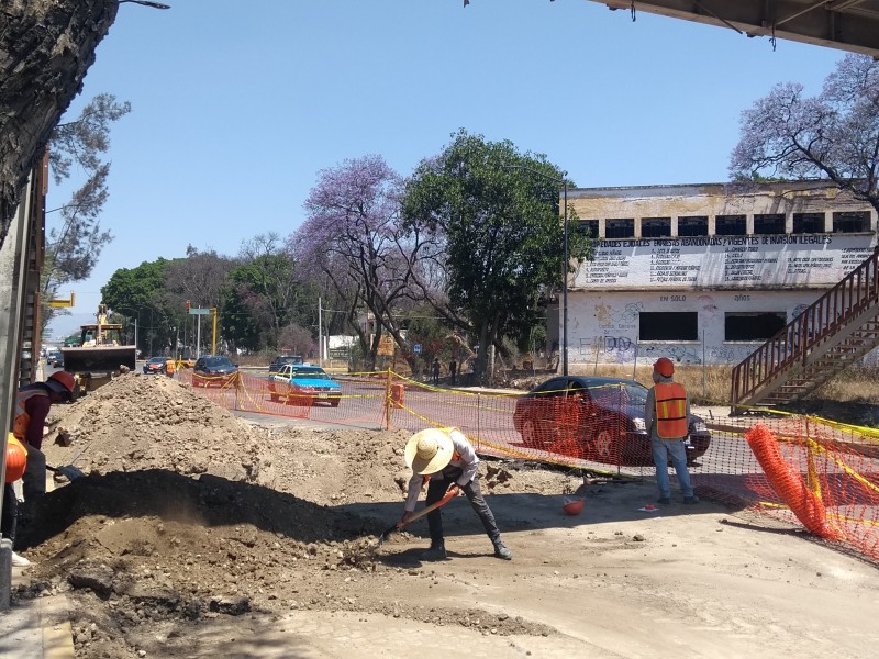 Asegura regidor que sancionarán atrasos de obra