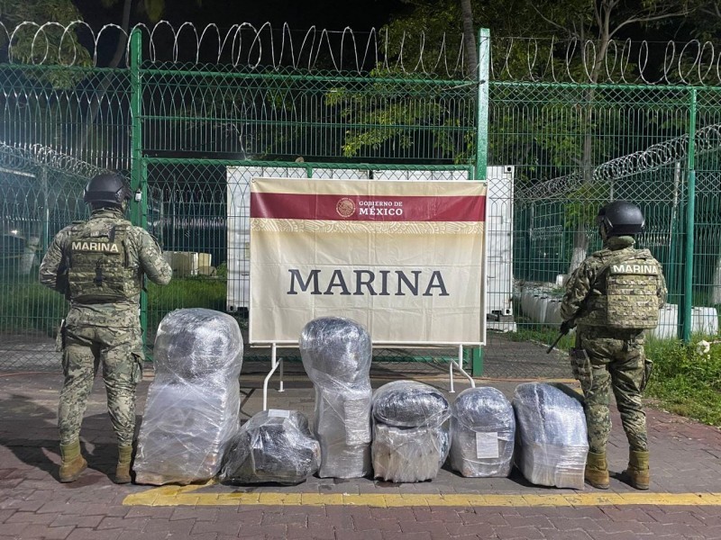 Asegura SEMAR 128 paquetes de metanfetamina en Puerto de Manzanillo