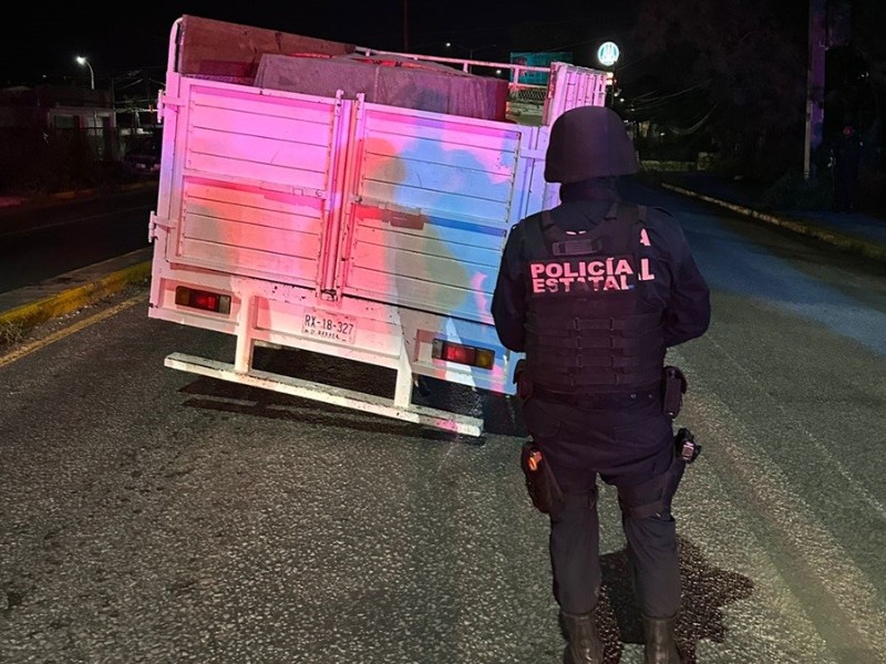 Asegura vehículo con más de 2 mil litros de gasolina ilegal, Juchitán