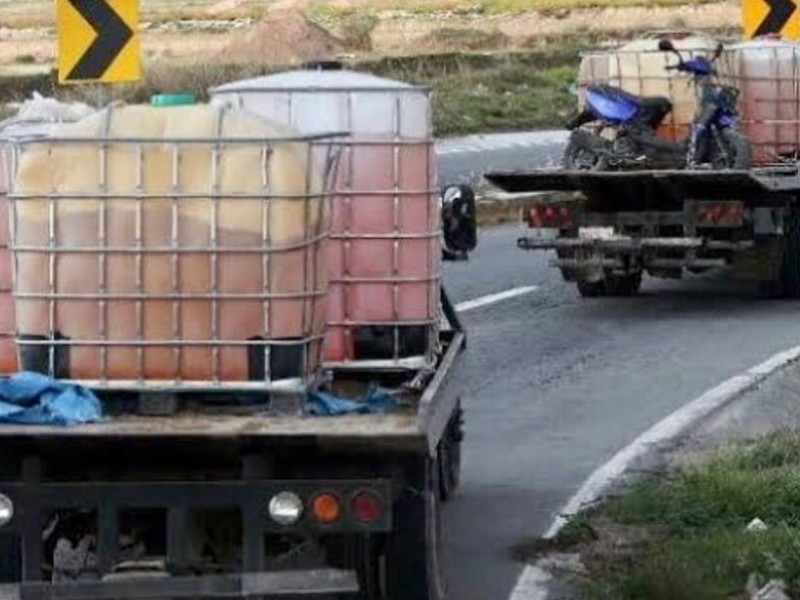 Aseguran 2 camiones con huachicol en Hidalgo