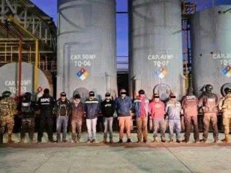 Aseguran 250 mil litros de combustible ilegal en Perote