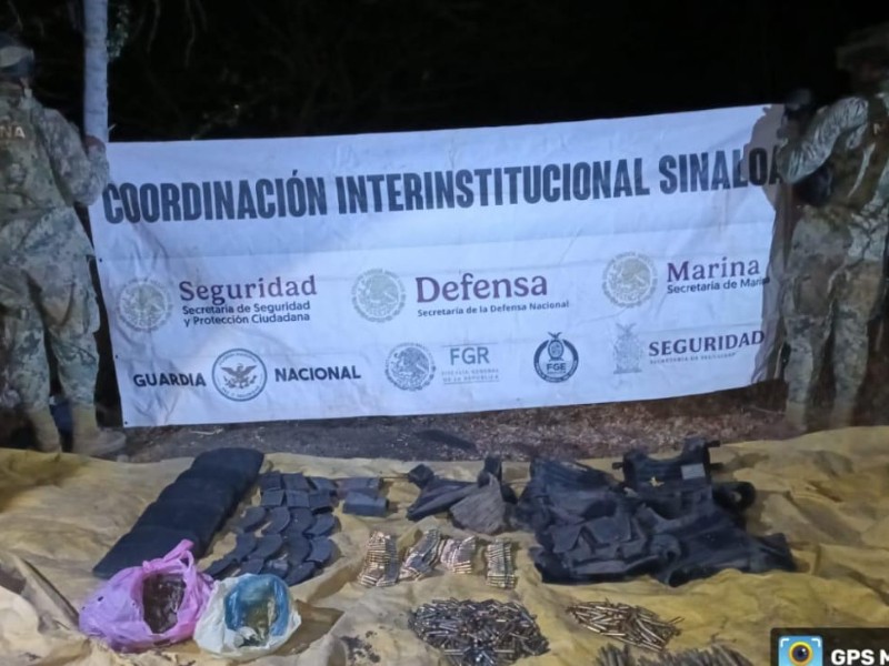 Aseguran 39 explosivos, mil cartuchos y droga en Cosalá