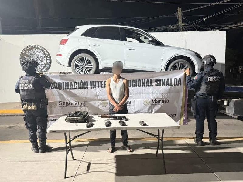 Aseguran a civil armado y equipo táctico en Mocorito