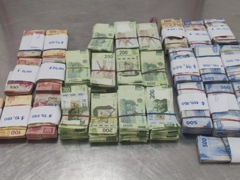 Aseguran a mujer fuerte cantidad de dinero en San Emeterio
