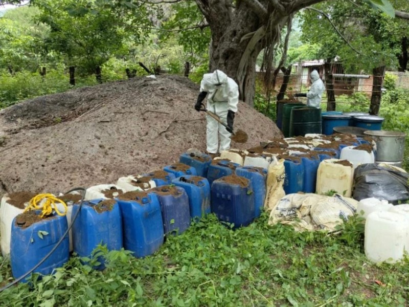 Aseguran áreas de almacenamiento químicos en Culiacán y Mocorito