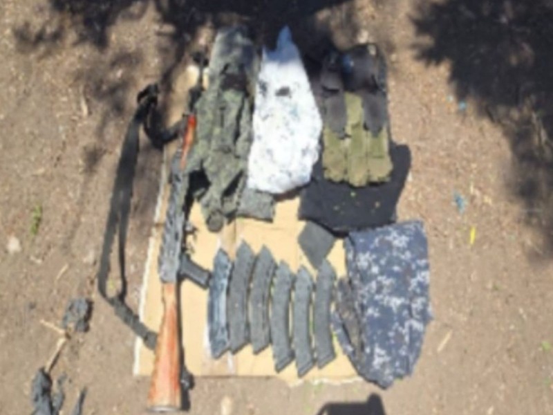Aseguran arma, cartuchos y equipo táctico en Navolato