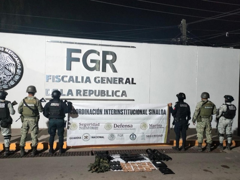 Aseguran armas, vehículos y droga en Culiacán y Elota