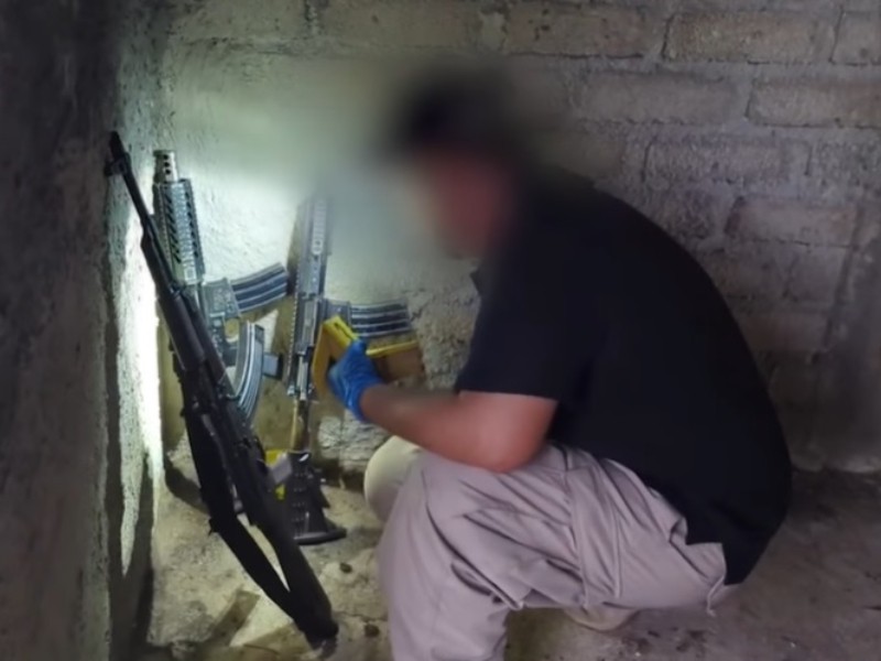 Aseguran arsenal y equipo táctico en poblado El Pitayo
