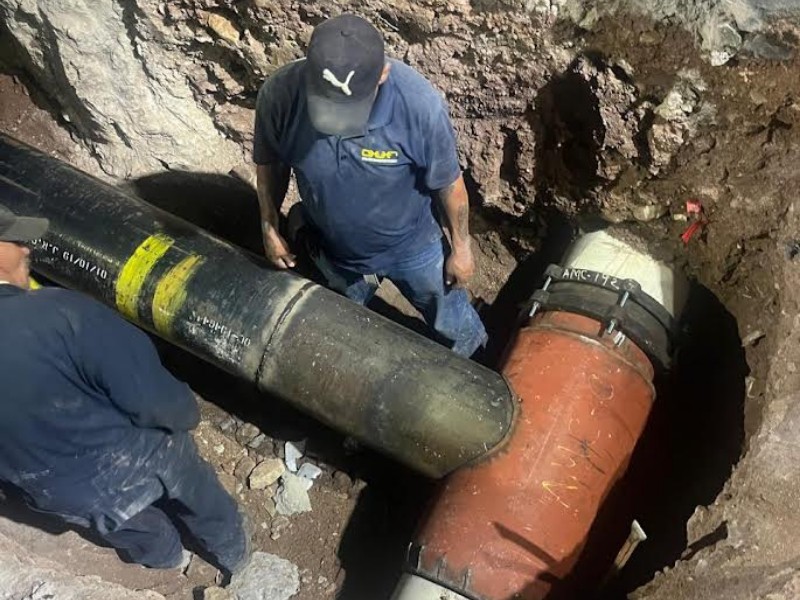 Aseguran avanzan en reparación de tubería que abastece agua a 19 colonias