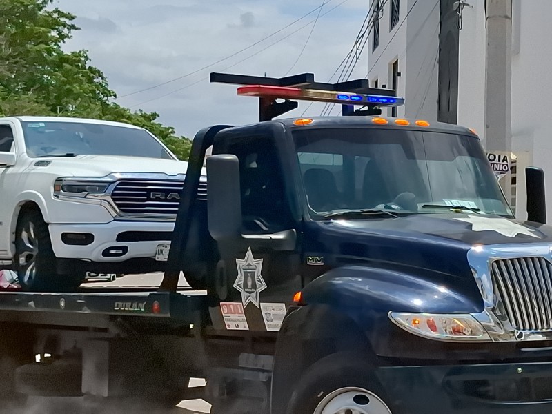 Aseguran camioneta con ponchallantas, equipo táctico y cartuchos en Culiacán