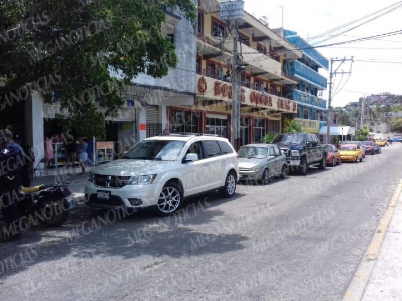 Aseguran camioneta de regidora por reporte de robo