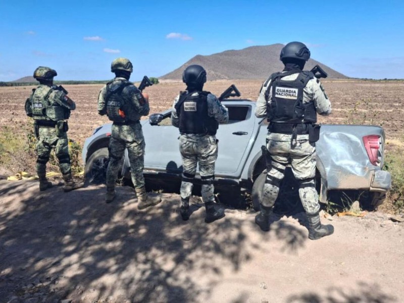 Aseguran camioneta robada, cartuchos y celulares en Juan Aldama, Navolato