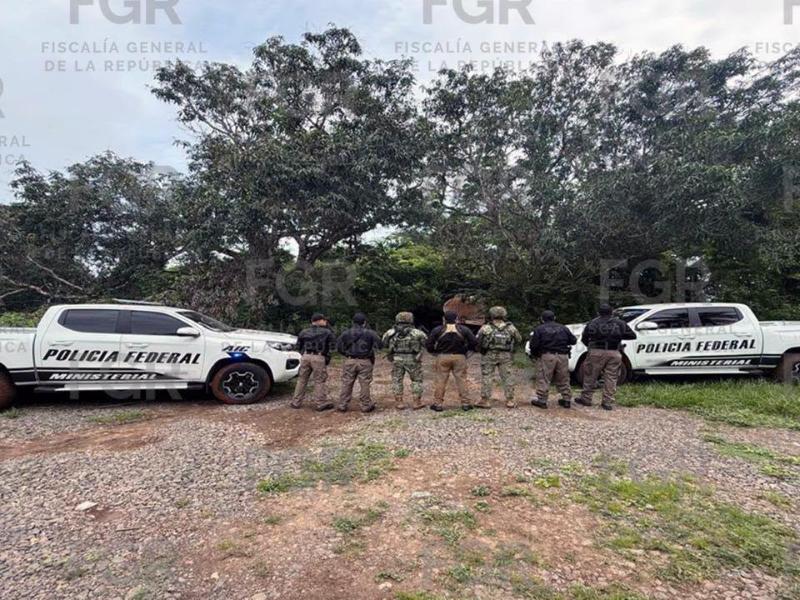 Aseguran casi 40 mil litros de hidrocarburo en Sayula de Alemán
