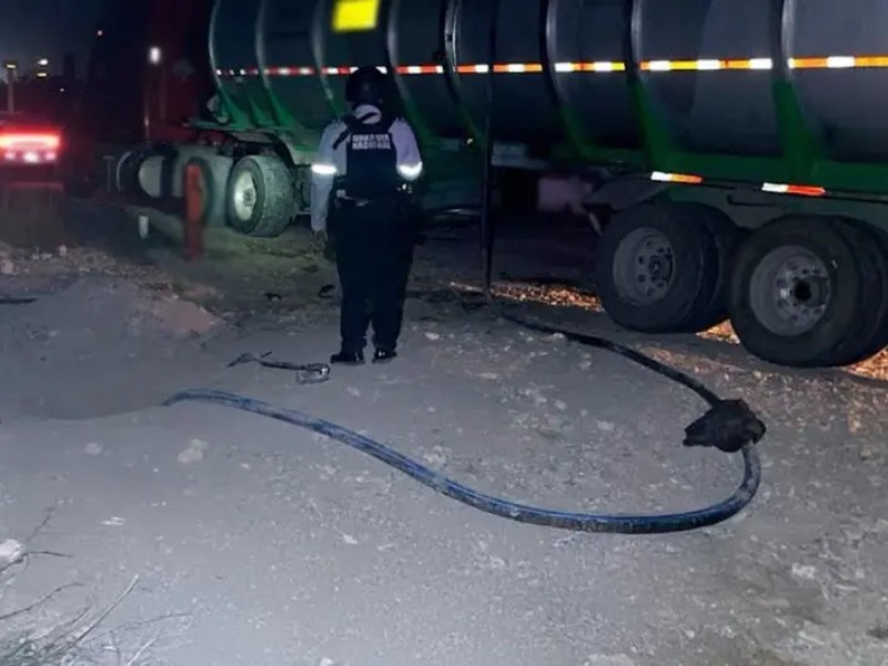 Aseguran en Nuevo León carro tanque con 45 mil litros de huachicol