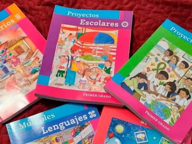 Aseguran entrega de libros de texto para estudiantes de Colima