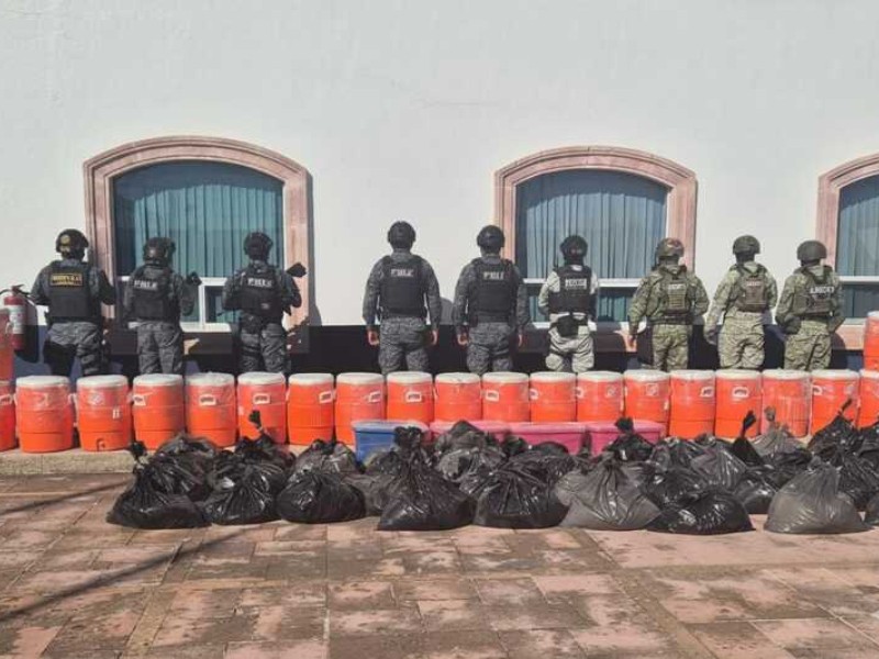 Aseguran laboratorio de droga con 1.7 toneladas de químicos en Zacatecas Aseguran laboratorio de droga con 1.7 toneladas de químicos en Zacatecas