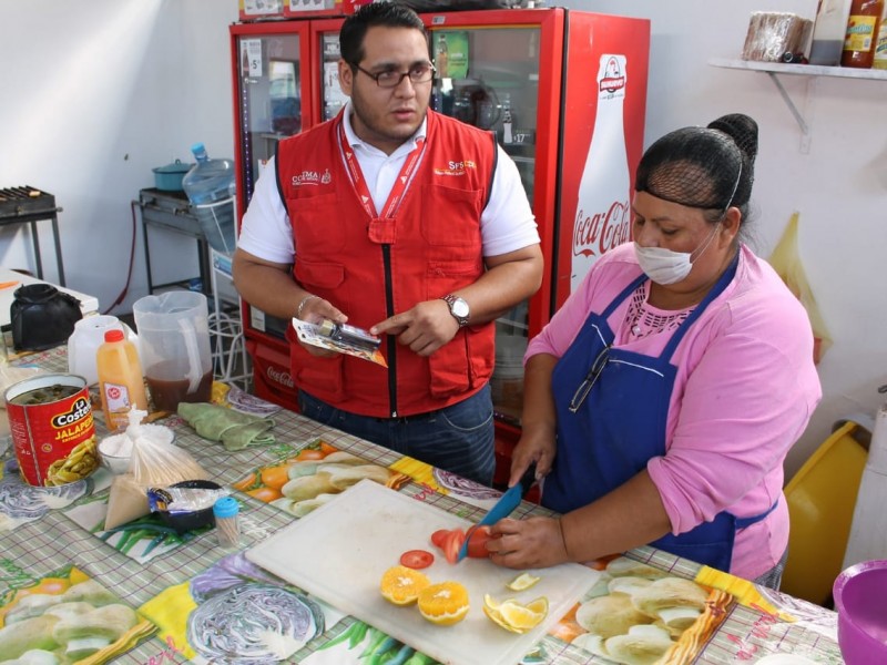 Aseguran manejo higiénico de alimentos en feria