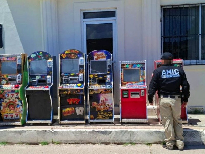 Aseguran máquinas tragamonedas en Moctezuma