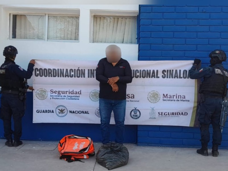 Aseguran más de 3 kilos de marihuana a supuesto repartidor.