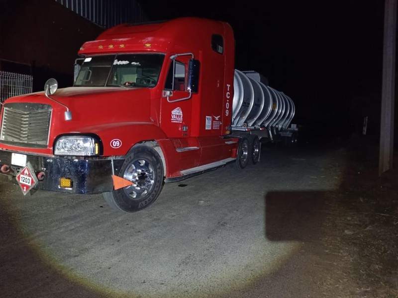 Aseguran más de 33 mil litros de hidrocarburo en Tototlán