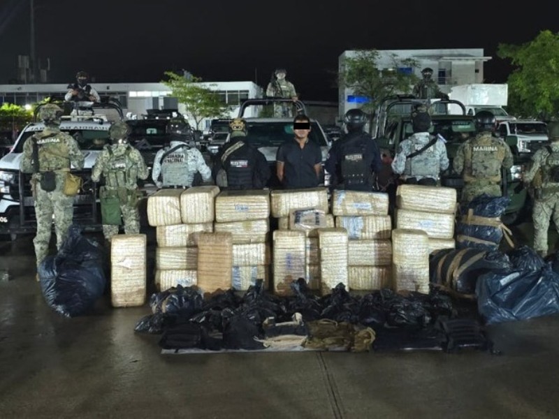 Aseguran más de media tonelada de droga en Tabasco; hay 3 detenidos