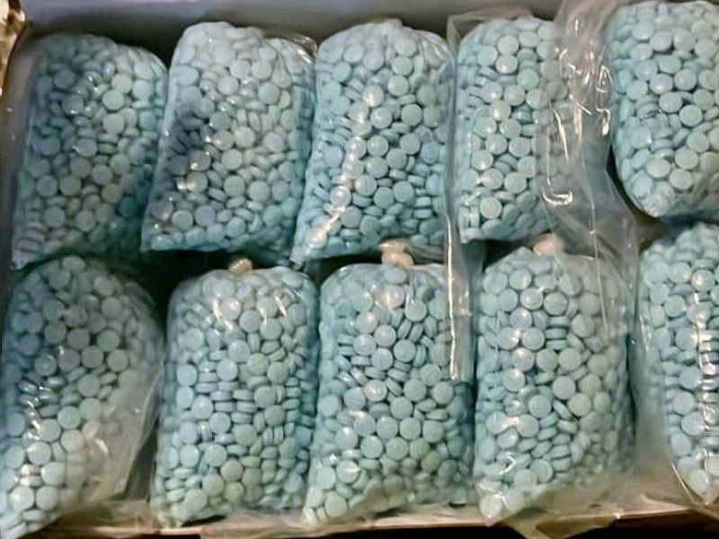 Aseguran miles de pastillas de fentanilo en taller de carrocería
