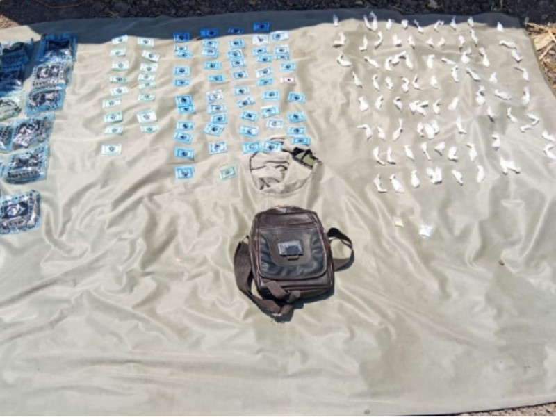 Aseguran mochila con droga en San Ignacio