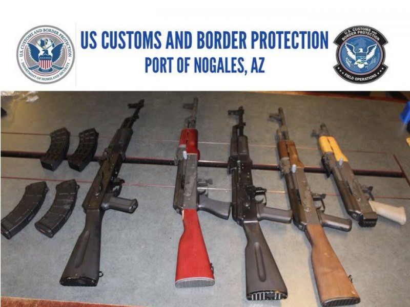 Aseguran rifles de asalto en garita de Nogales, Arizona