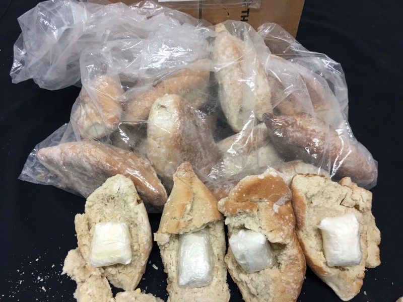 Aseguran tortas de cocaína en el aeropuerto