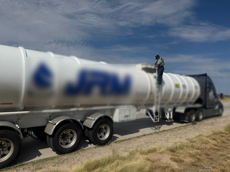 Aseguran tractocamión con combustible