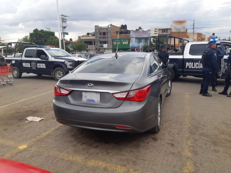 Aseguran vehículo usado en agresión armada en Guadalupe