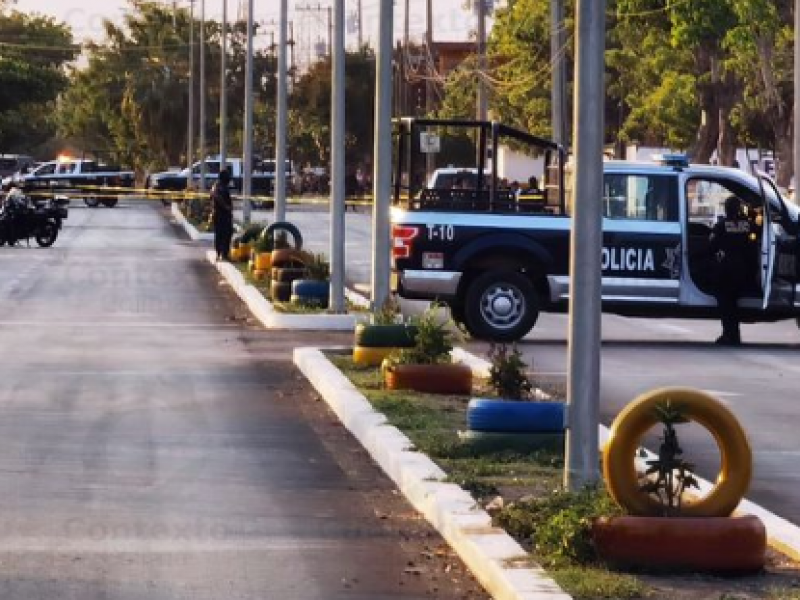 Asesinan a balazos a agente de tránsito en Tecomán