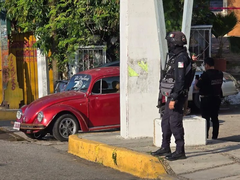Asesinan a balazos a policía municipal en Acapulco