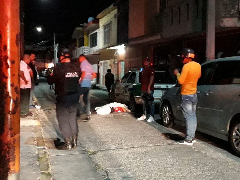 📹Asesinan a balazos a taxista en el centro