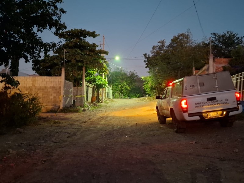 Asesinan a balazos a un joven en la colonia Las Coloradas